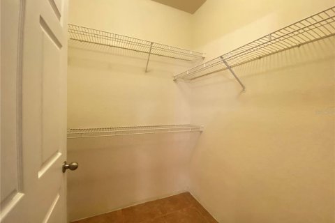 Condo in Orlando, Florida, 2 bedrooms  № 2213312 - photo 23