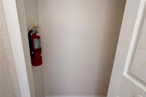 Condo in Orlando, Florida, 2 bedrooms  № 2213312 - photo 29