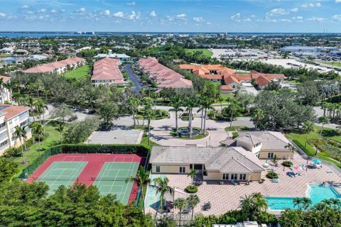 Condo in Punta Gorda, Florida, 2 bedrooms  № 651035 - photo 3