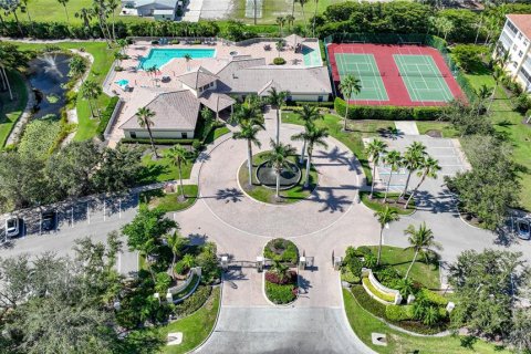 Condo in Punta Gorda, Florida, 2 bedrooms  № 651035 - photo 2