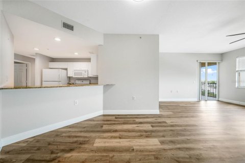 Condo in Punta Gorda, Florida, 2 bedrooms  № 651035 - photo 6