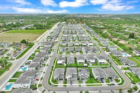 House in Miami, Florida 3 bedrooms, 173.73 sq.m. № 1943535 - photo 11