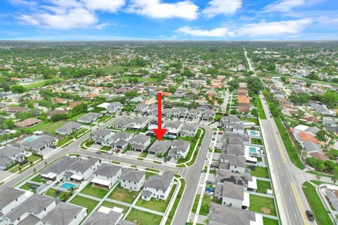 House in Miami, Florida 3 bedrooms, 173.73 sq.m. № 1943535 - photo 8