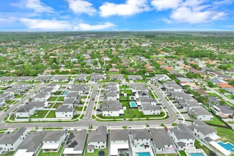 House in Miami, Florida 3 bedrooms, 173.73 sq.m. № 1943535 - photo 9