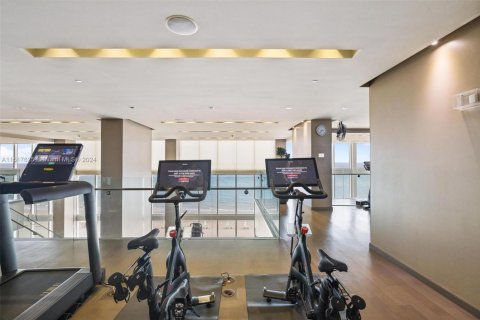 Condo in Hallandale Beach, Florida, 2 bedrooms  № 958504 - photo 24