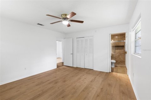 House in Gainesville, Florida 4 bedrooms, 139.91 sq.m. № 1792670 - photo 18