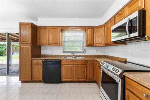 House in Gainesville, Florida 4 bedrooms, 139.91 sq.m. № 1792670 - photo 13