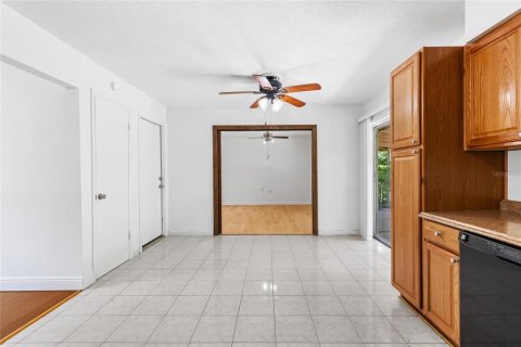 House in Gainesville, Florida 4 bedrooms, 139.91 sq.m. № 1792670 - photo 15