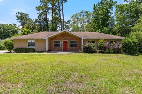 House in Gainesville, Florida 4 bedrooms, 139.91 sq.m. № 1792670 - photo 2
