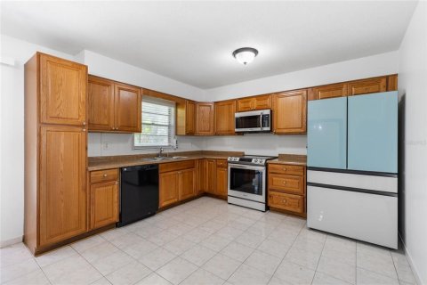 House in Gainesville, Florida 4 bedrooms, 139.91 sq.m. № 1792670 - photo 12
