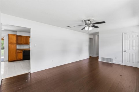 House in Gainesville, Florida 4 bedrooms, 139.91 sq.m. № 1792670 - photo 10