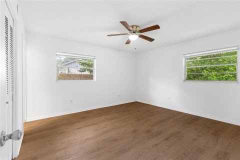 House in Gainesville, Florida 4 bedrooms, 139.91 sq.m. № 1792670 - photo 19