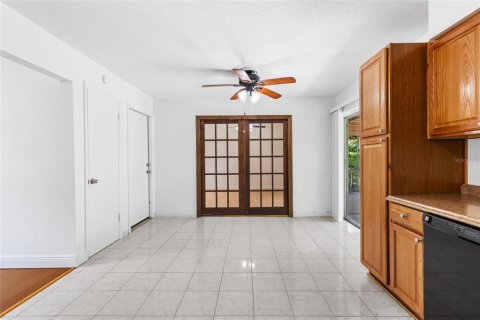 House in Gainesville, Florida 4 bedrooms, 139.91 sq.m. № 1792670 - photo 14