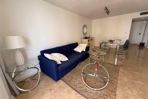 Condo in Hallandale Beach, Florida, 1 bedroom  № 2085762 - photo 6