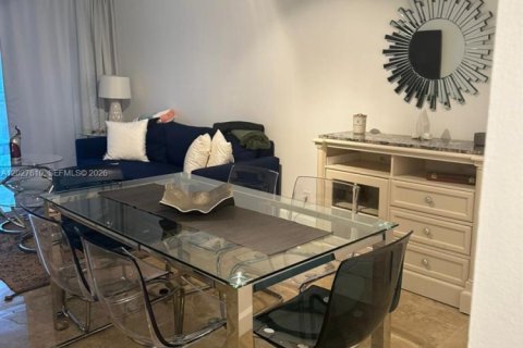 Condo in Hallandale Beach, Florida, 1 bedroom  № 2085762 - photo 8