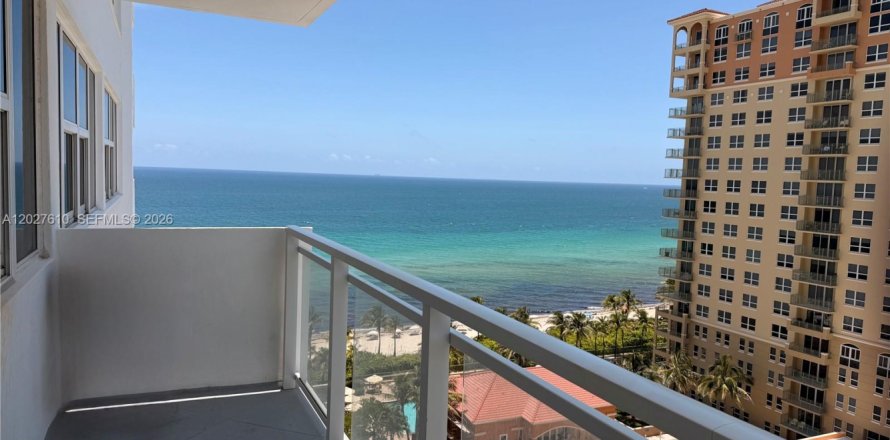 Condo in Hallandale Beach, Florida, 1 bedroom  № 2085762
