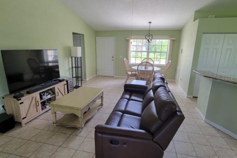 House in Port Charlotte, Florida 3 bedrooms, 117.43 sq.m. № 1797973 - photo 9