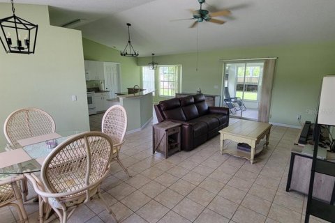 House in Port Charlotte, Florida 3 bedrooms, 117.43 sq.m. № 1797973 - photo 11