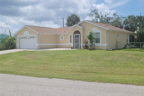 House in Port Charlotte, Florida 3 bedrooms, 117.43 sq.m. № 1797973 - photo 3
