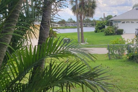 House in Port Charlotte, Florida 3 bedrooms, 117.43 sq.m. № 1797973 - photo 19