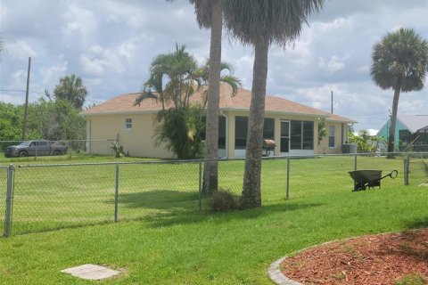 House in Port Charlotte, Florida 3 bedrooms, 117.43 sq.m. № 1797973 - photo 4