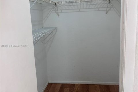Купить кондоминиум в Майами, Флорида 2 спальни, 90.95м2, № 1850618 - фото 9