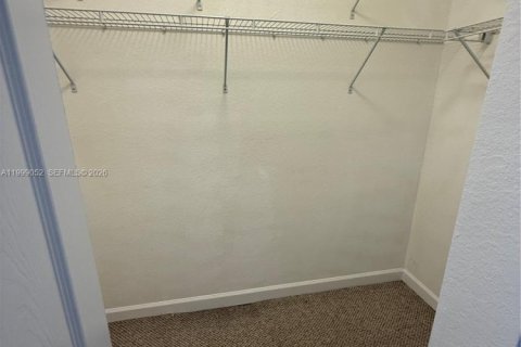 Condo in Miami, Florida, 3 bedrooms  № 2067620 - photo 10