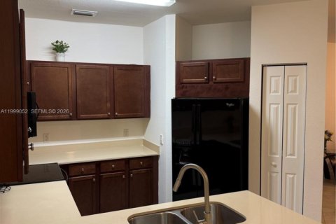 Condo in Miami, Florida, 3 bedrooms  № 2067620 - photo 3