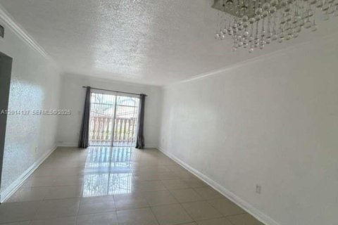 Condo in Hialeah, Florida, 2 bedrooms  № 2076230 - photo 2