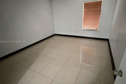 Condo in Hialeah, Florida, 2 bedrooms  № 2076230 - photo 7