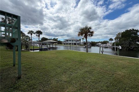 Casa en venta en Crystal River, Florida, 3 dormitorios, 239.32 m2 № 2387666 - foto 2