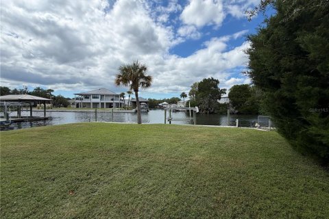 Casa en venta en Crystal River, Florida, 3 dormitorios, 239.32 m2 № 2387666 - foto 20