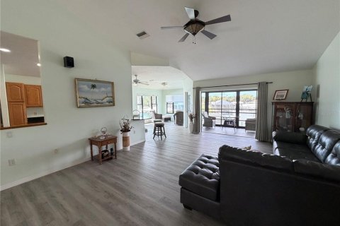 Casa en venta en Crystal River, Florida, 3 dormitorios, 239.32 m2 № 2387666 - foto 22
