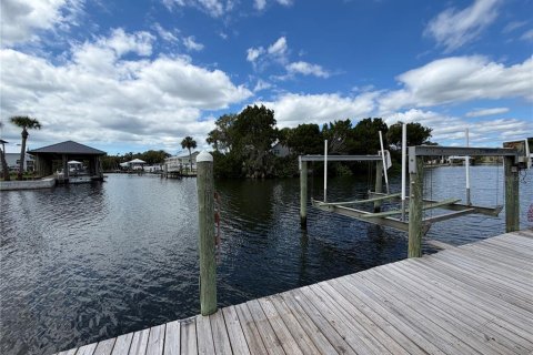Casa en venta en Crystal River, Florida, 3 dormitorios, 239.32 m2 № 2387666 - foto 13