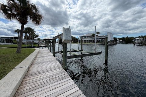Casa en venta en Crystal River, Florida, 3 dormitorios, 239.32 m2 № 2387666 - foto 10