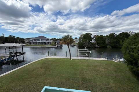 Casa en venta en Crystal River, Florida, 3 dormitorios, 239.32 m2 № 2387666 - foto 6