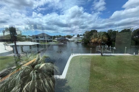 Casa en venta en Crystal River, Florida, 3 dormitorios, 239.32 m2 № 2387666 - foto 5