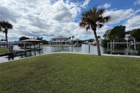 Casa en venta en Crystal River, Florida, 3 dormitorios, 239.32 m2 № 2387666 - foto 21