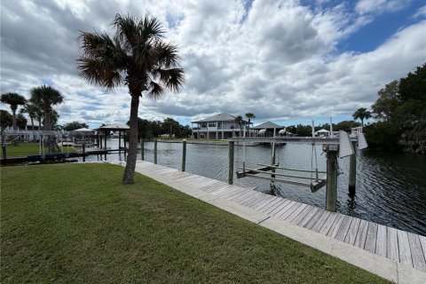 Casa en venta en Crystal River, Florida, 3 dormitorios, 239.32 m2 № 2387666 - foto 8