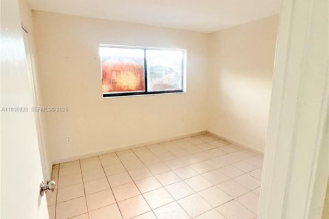 Снять в аренду кондоминиум в Хайалиа, Флорида 2 спальни, 82.13м2, № 2034894 - фото 21