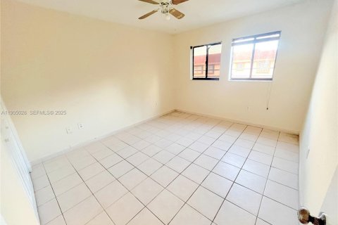 Снять в аренду кондоминиум в Хайалиа, Флорида 2 спальни, 82.13м2, № 2034894 - фото 17