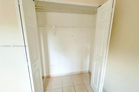 Снять в аренду кондоминиум в Хайалиа, Флорида 2 спальни, 82.13м2, № 2034894 - фото 20