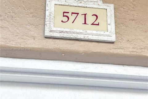 Снять в аренду кондоминиум в Хайалиа, Флорида 2 спальни, 82.13м2, № 2034894 - фото 3