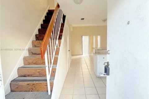 Снять в аренду кондоминиум в Хайалиа, Флорида 2 спальни, 82.13м2, № 2034894 - фото 4