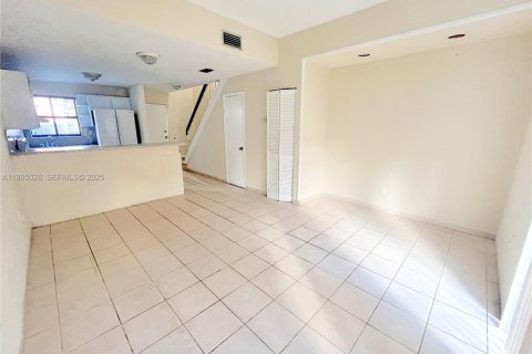 Снять в аренду кондоминиум в Хайалиа, Флорида 2 спальни, 82.13м2, № 2034894 - фото 10