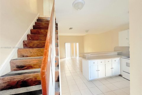 Снять в аренду кондоминиум в Хайалиа, Флорида 2 спальни, 82.13м2, № 2034894 - фото 5