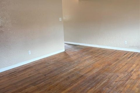 Commercial property in Pinellas Park, Florida 75.44 sq.m. № 2364907 - photo 8