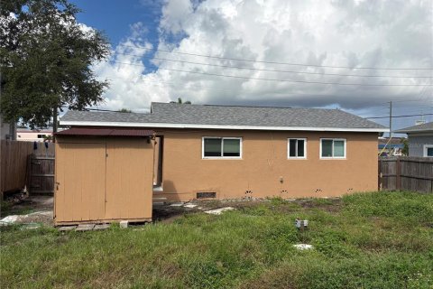 Commercial property in Pinellas Park, Florida 75.44 sq.m. № 2364907 - photo 4