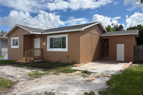 Commercial property in Pinellas Park, Florida 75.44 sq.m. № 2364907 - photo 3