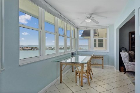 Condo in Saint Petersburg, Florida, 2 bedrooms  № 2114823 - photo 12